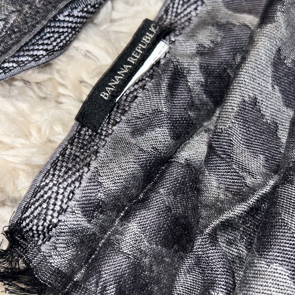 NWOT leopard scarf - Picture 2 of 4